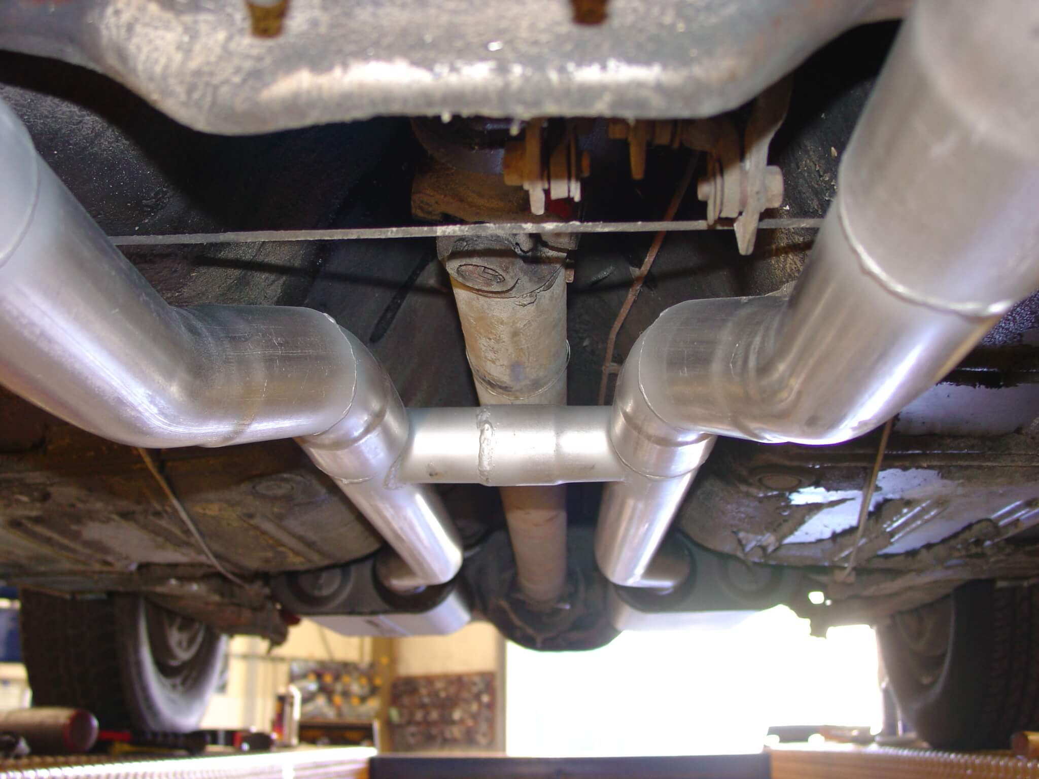 Flowmaster American Thunder Crossmember-Back Exhaust System (817281) – view 2