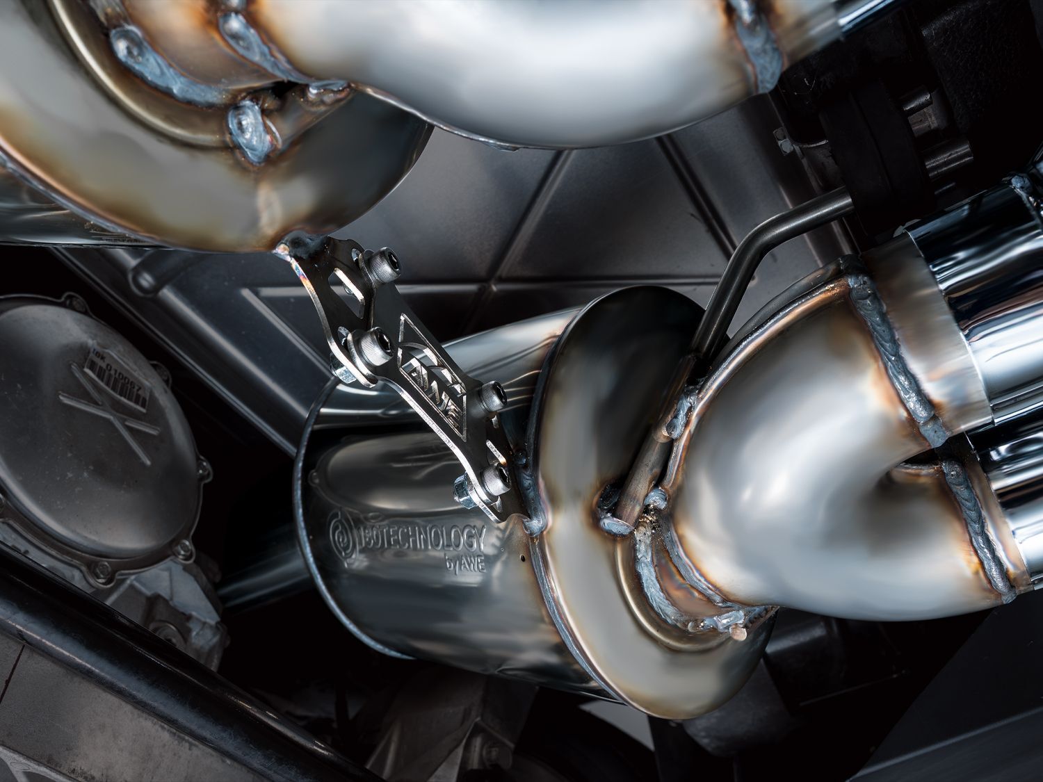 AWE Tuning 09-13 Chevrolet Corvette (Convertible/Hatchback - 6.2 - RWD) Exhaust System Kit (3015-42662) – view 6