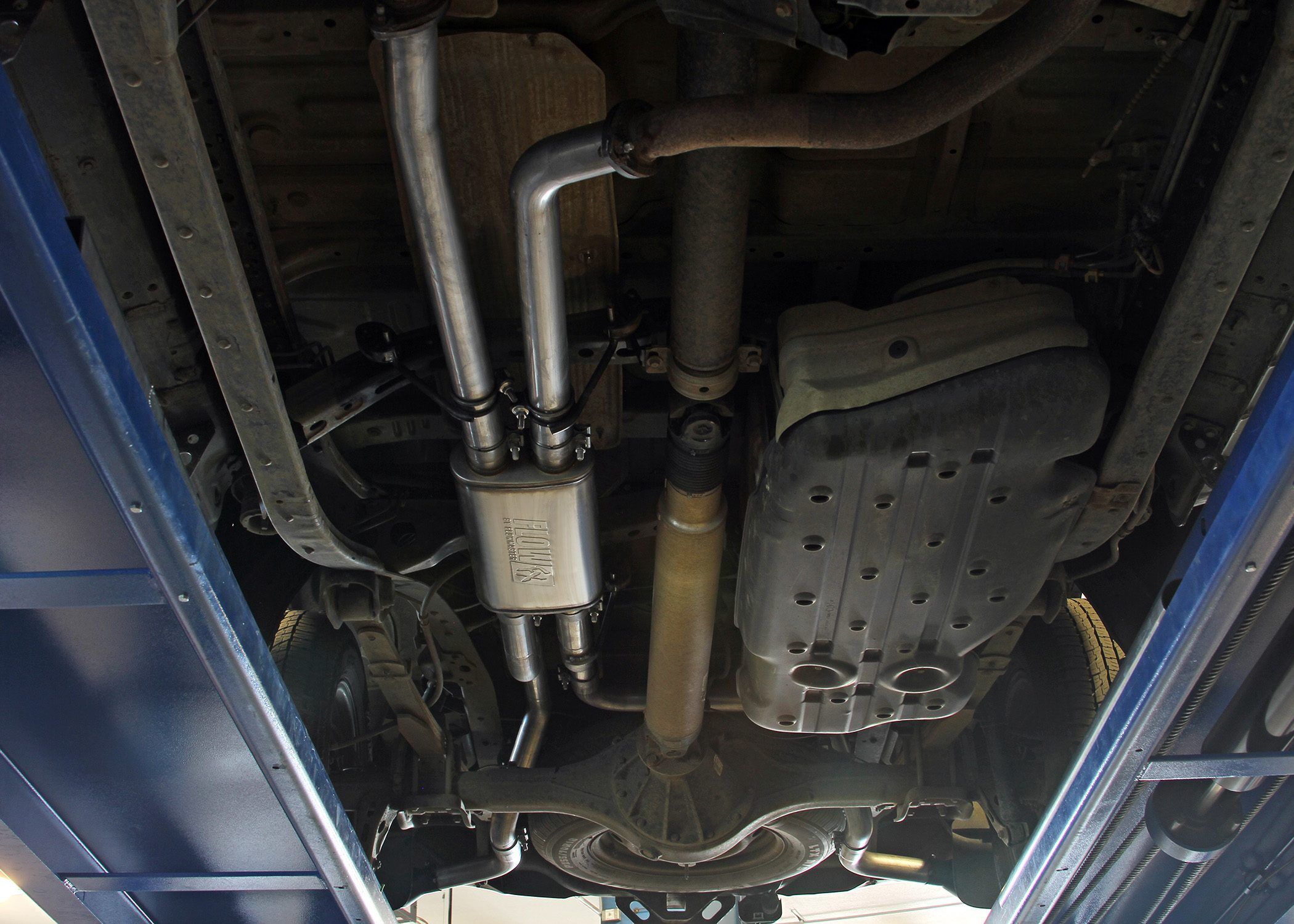 Flowmaster Flow FX Cat-Back Exhaust System (718106) – view 9