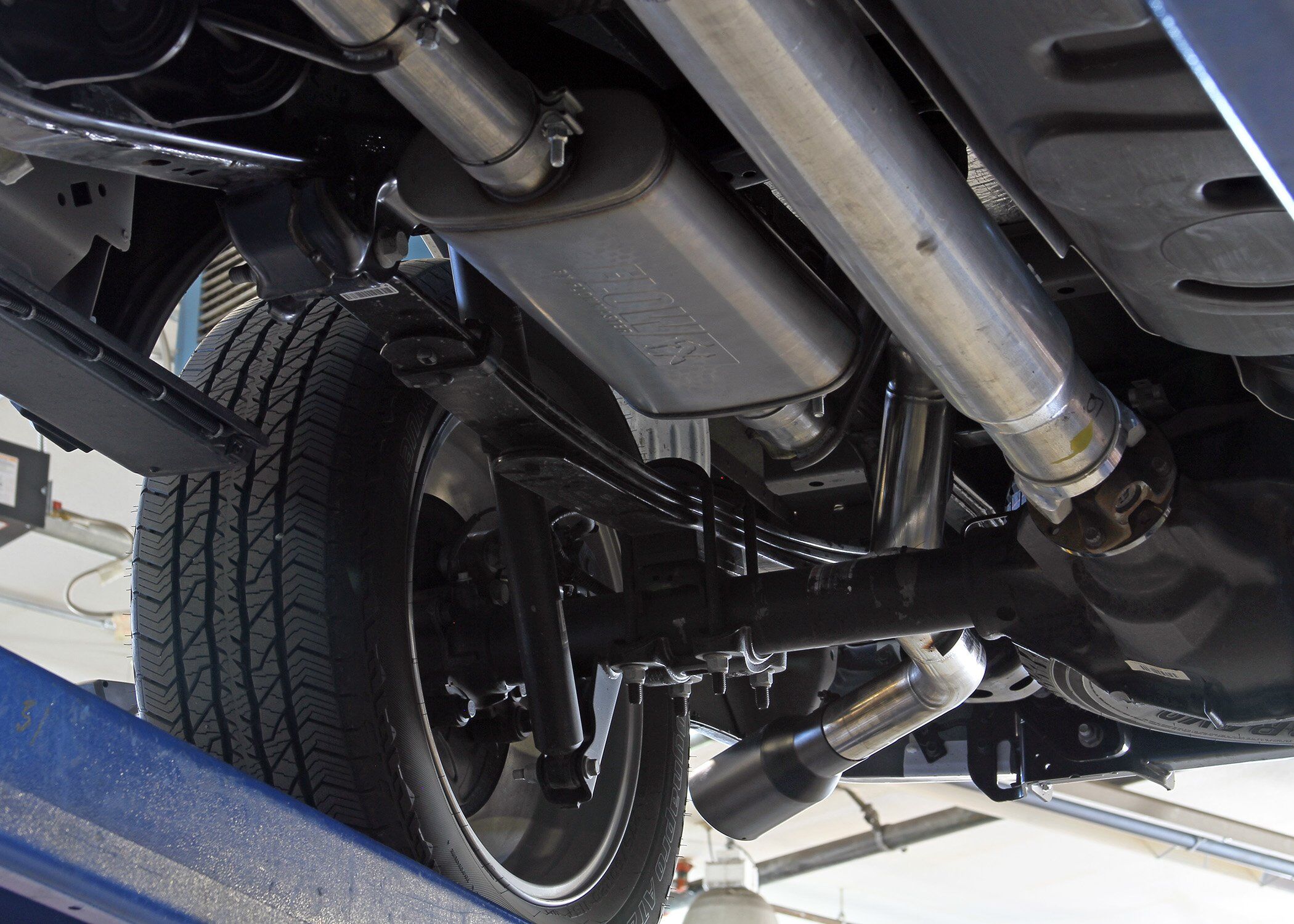 Flowmaster Flow FX Cat-Back Exhaust System (718115) – view 9